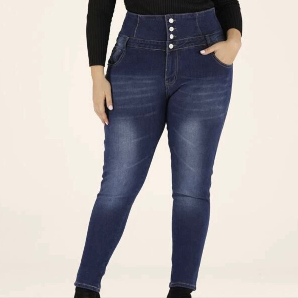 Jeans - Picture 1 of 3